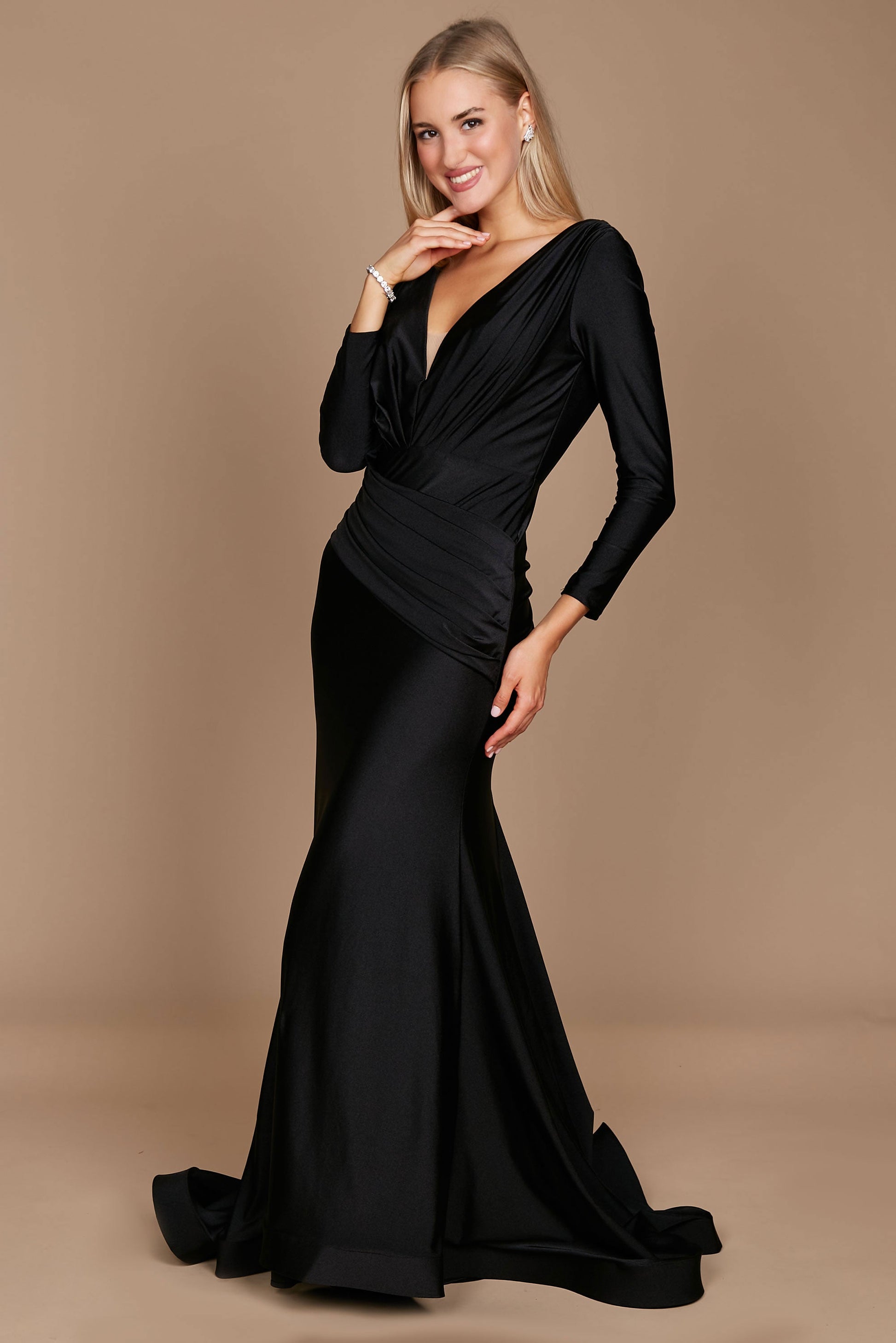 https://cdn.shopify.com/s/files/1/1109/3312/files/DD1240_Black_4_933acec2-5cb0-409c-b5f8-7d9757189dcc.jpg?v=1745264526
