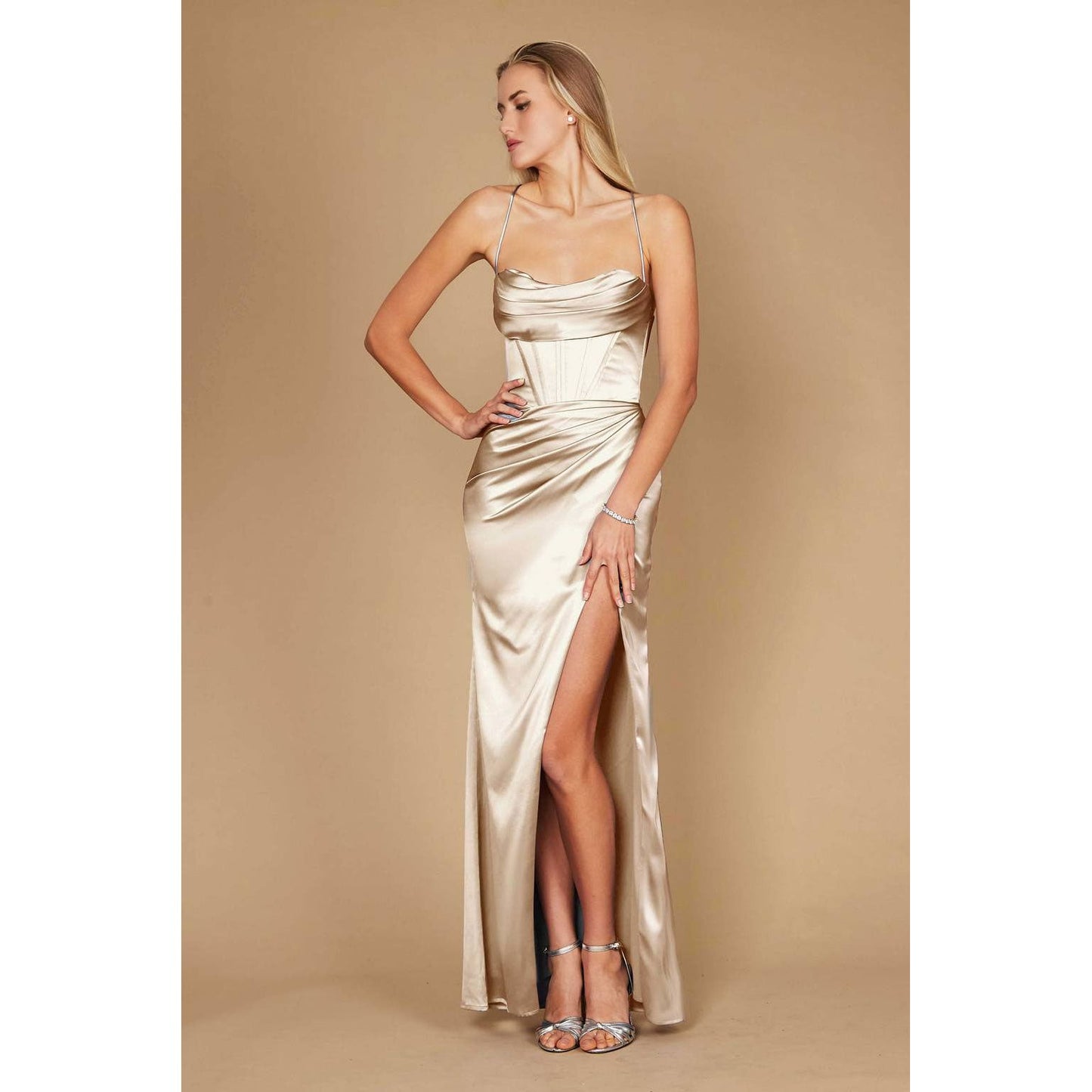 https://cdn.shopify.com/s/files/1/0062/5351/0738/files/DD1263_Champagne_1_5a9d883e-ec53-42e3-b808-4bb1e7f4e0fc.jpg?v=1740768092