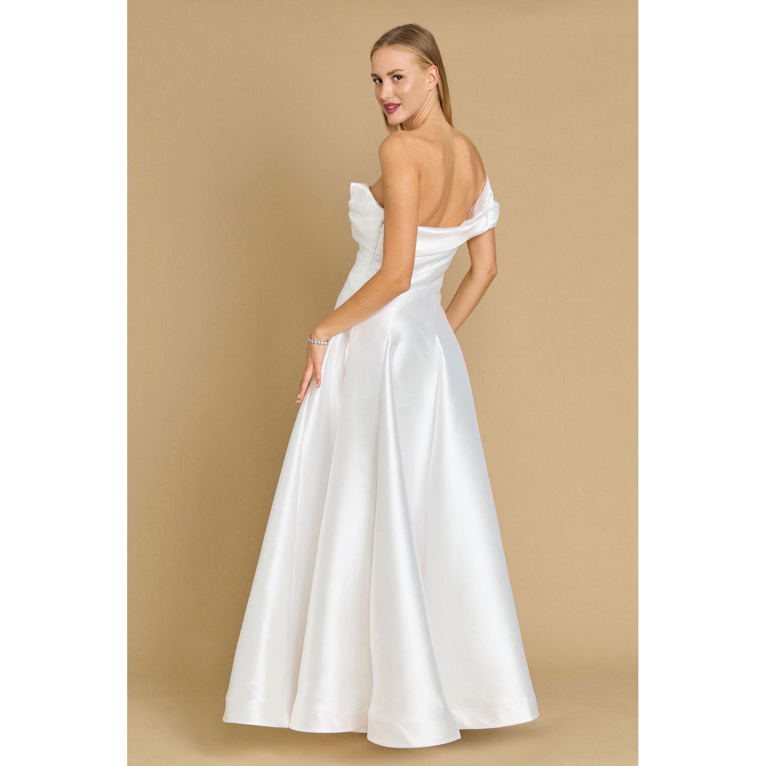 https://cdn.shopify.com/s/files/1/0062/5351/0738/files/DD1277-Ivory_1_c1f5718c-f58e-41bc-a91f-d126630703c9.jpg?v=1741653950