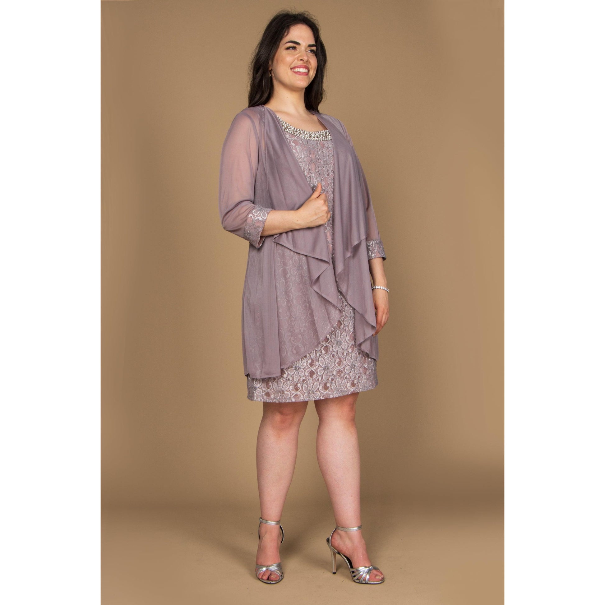 https://cdn.shopify.com/s/files/1/0062/5351/0738/products/randm-richards-short-lace-mother-of-the-bride-dress-2208w-the-dress-outlet-10_a496c8d2-1374-4006-8969-d51472048d20.jpg?v=1740768422