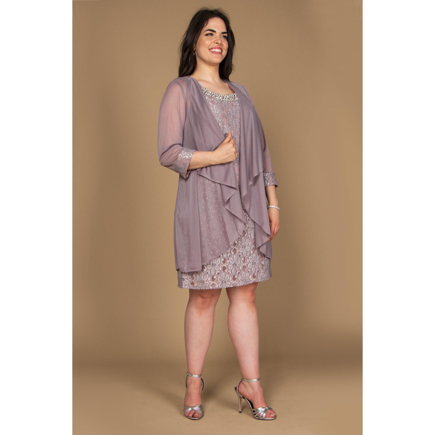 https://cdn.shopify.com/s/files/1/0062/5351/0738/products/randm-richards-short-mother-of-the-bride-dress-2208-the-dress-outlet-13_f2dea4e1-f492-499b-acdb-a21bbe71d168.jpg?v=1740768417