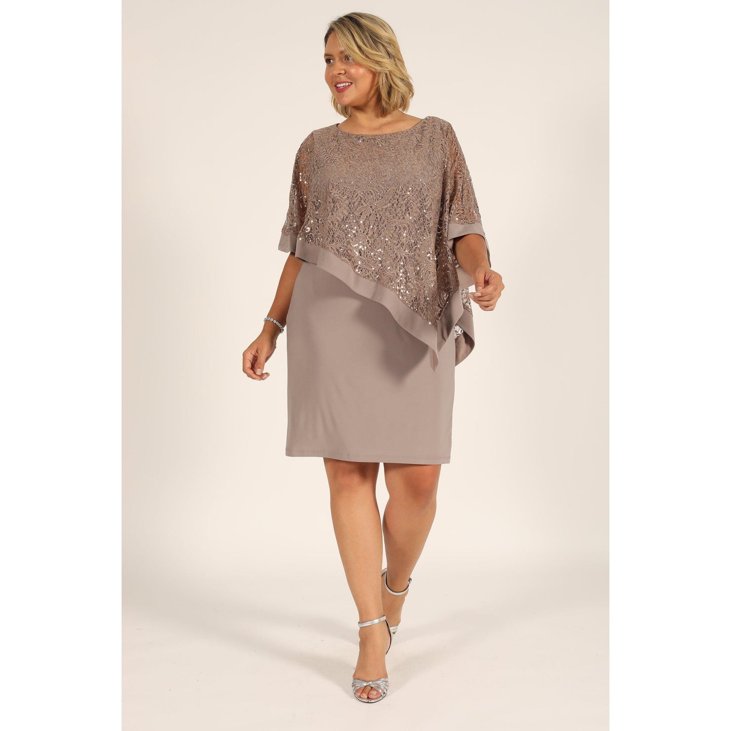 https://cdn.shopify.com/s/files/1/0062/5351/0738/products/randm-richards-short-plus-size-mother-of-the-bride-dress-8749w-the-dress-outlet-3.jpg?v=1740768324